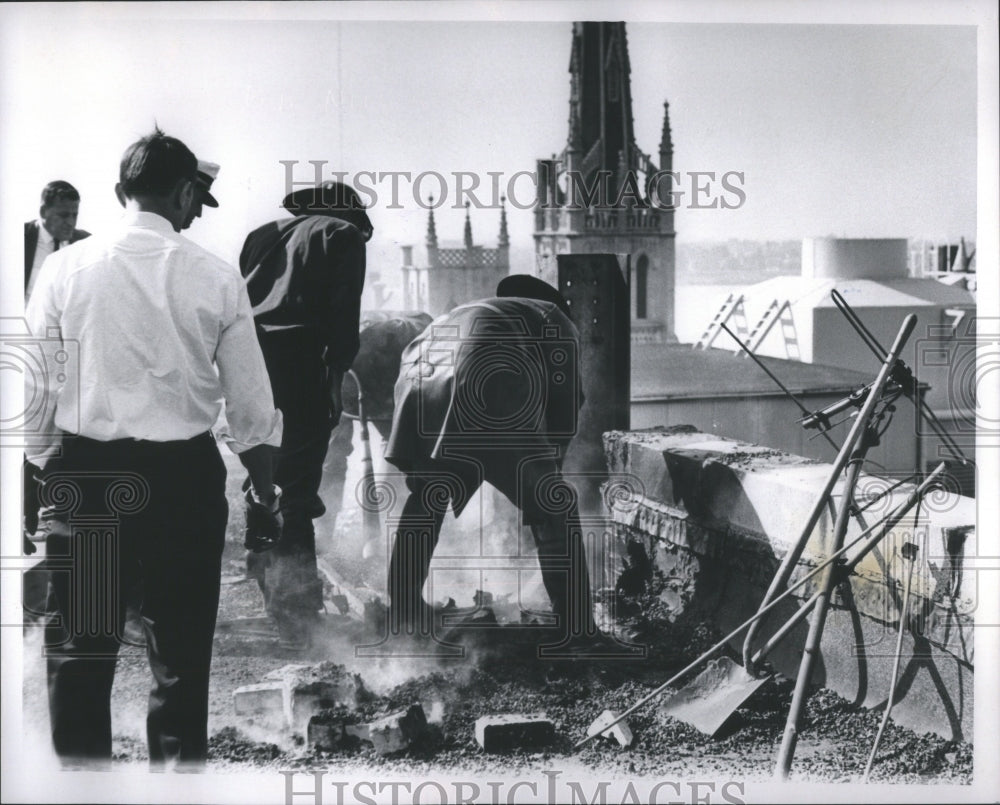 1968 Press Photo Fire Roof Detroit News Building