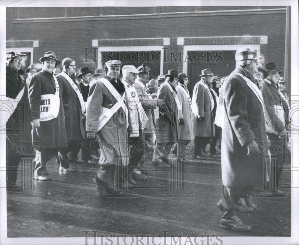 1958 Press Photo Detroit Old Newsboys Marching