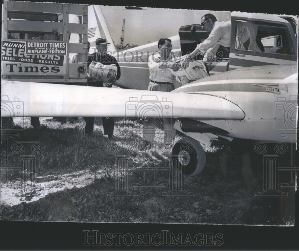 1960 Press Photo Detroit Times Distribution Airplane