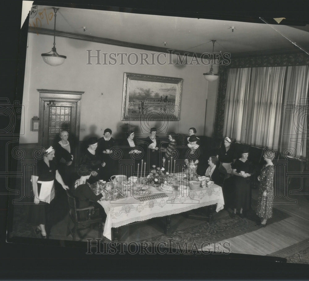 1935 Press Photo Detroit News Conf Room Club Women