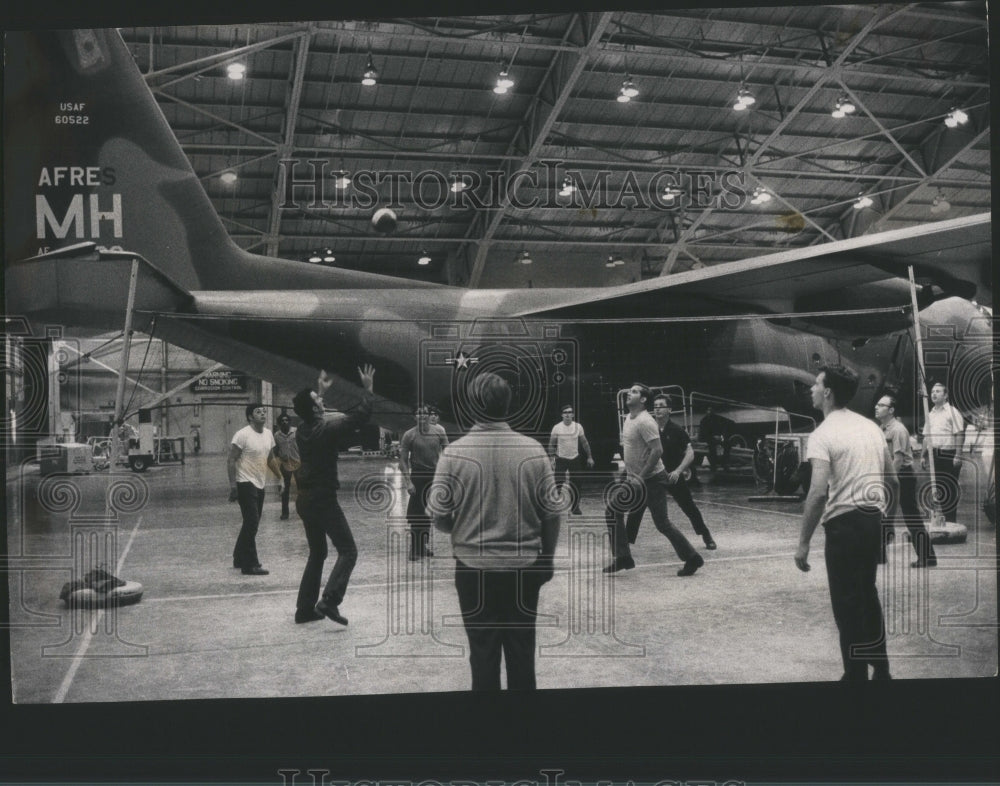 1973 Press Photo 928th Tactical Airlift Group Play Game