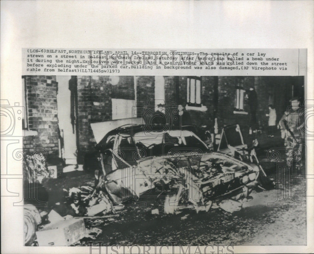 1973 Press Photo Belfast Ireland Riots Car Burned