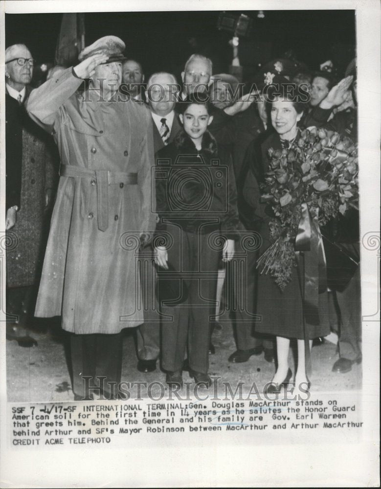 Gen.Douglas MacArthur Honor Salutes Flag - Historic Images