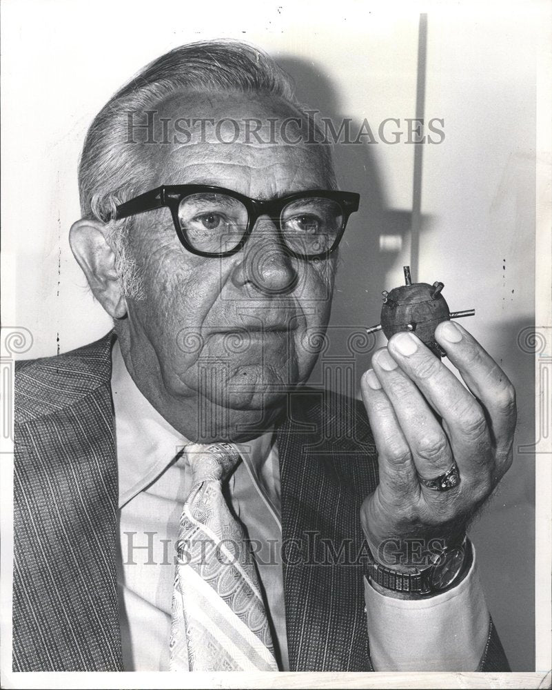 1972 Dr Robert William Lethal Object Camel - Historic Images