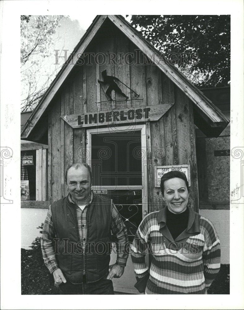 1981 Zack &amp; Mary Lou Morris Bond Falls - Historic Images