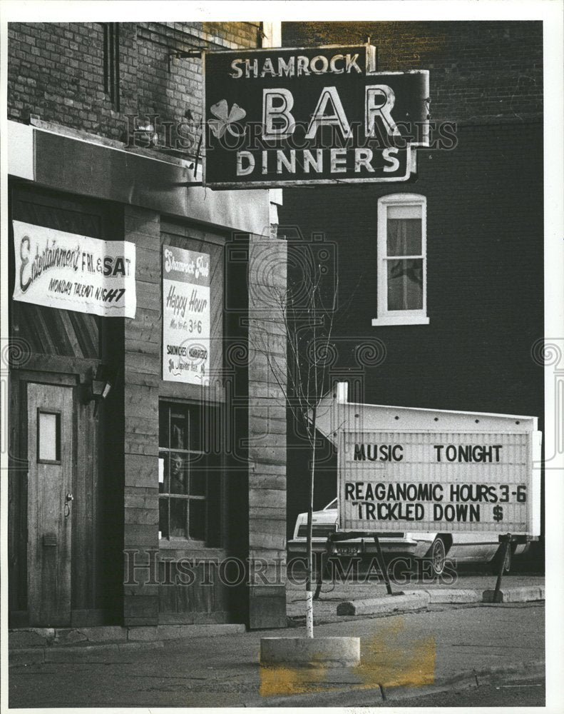 1982 Shamrock Bar and Dinners - Historic Images