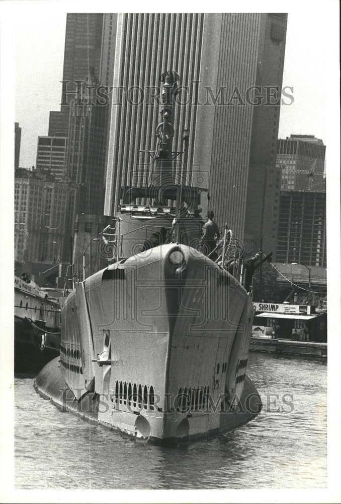 1980 Oil Building Summer Sub Silver Dook - Historic Images