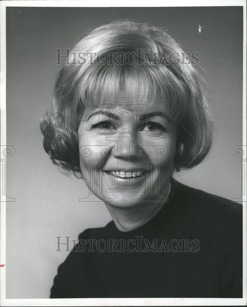 1970 Carol Duvall Host Broadcast DIY Show - Historic Images