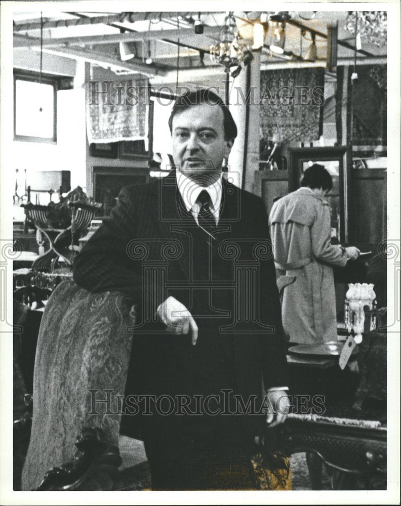 1987 Antique dealer, Larry DuMouchelle - Historic Images