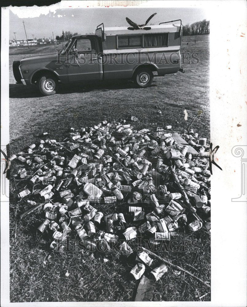 1974 Litter Seves Northeast Cornerof Witon - Historic Images