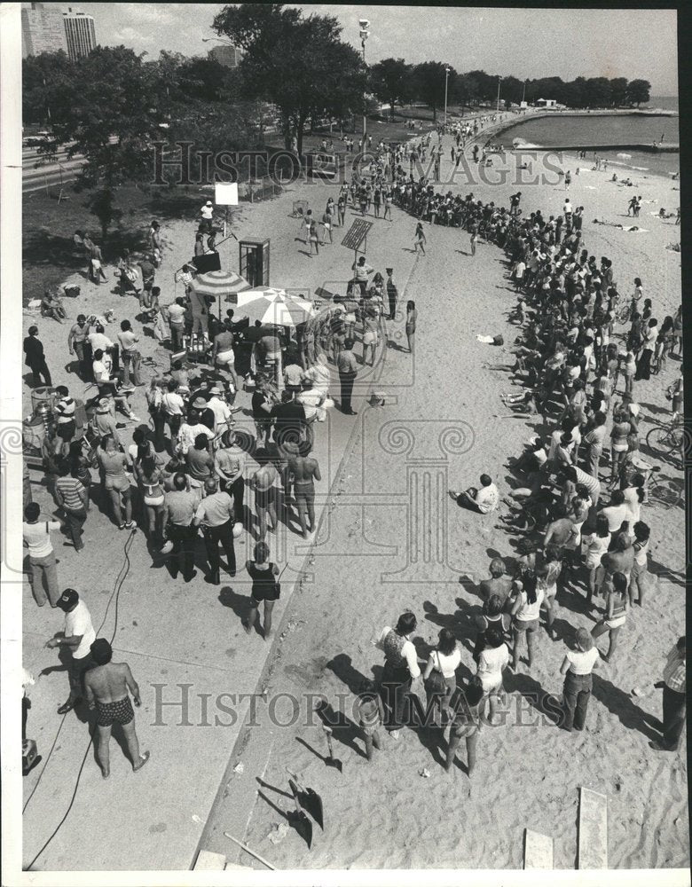 1977 Fullerton Avenue Beach Filiming Furys - Historic Images