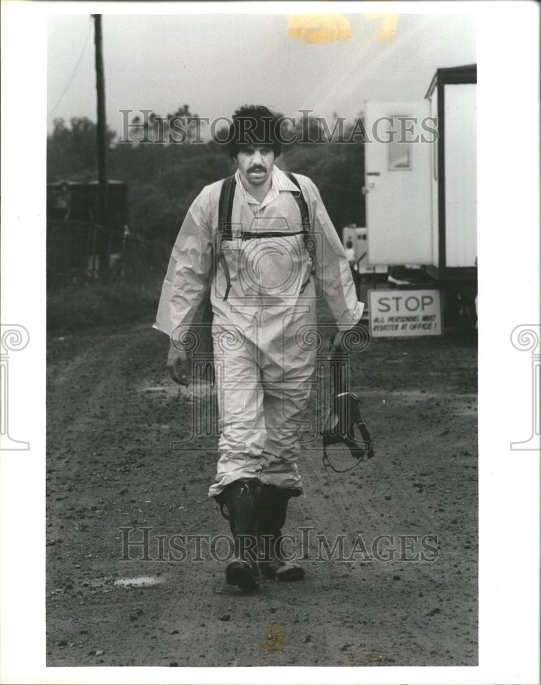 1983 Fire Fighters Plant Gas Mask Chemical - Historic Images