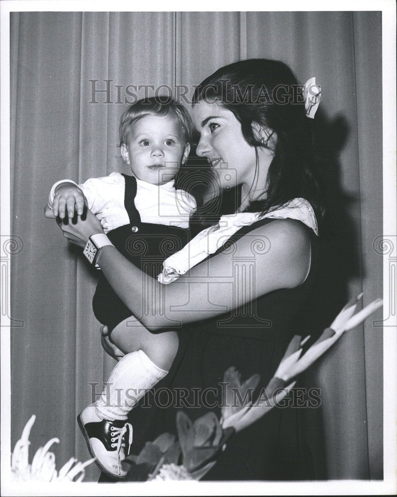 1968 Pat Nugent Jr UFW Convention Cobo - Historic Images