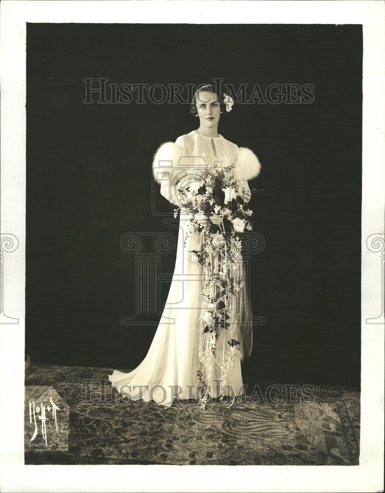 1935 Mrs Robert J Nester Detroit Society - Historic Images