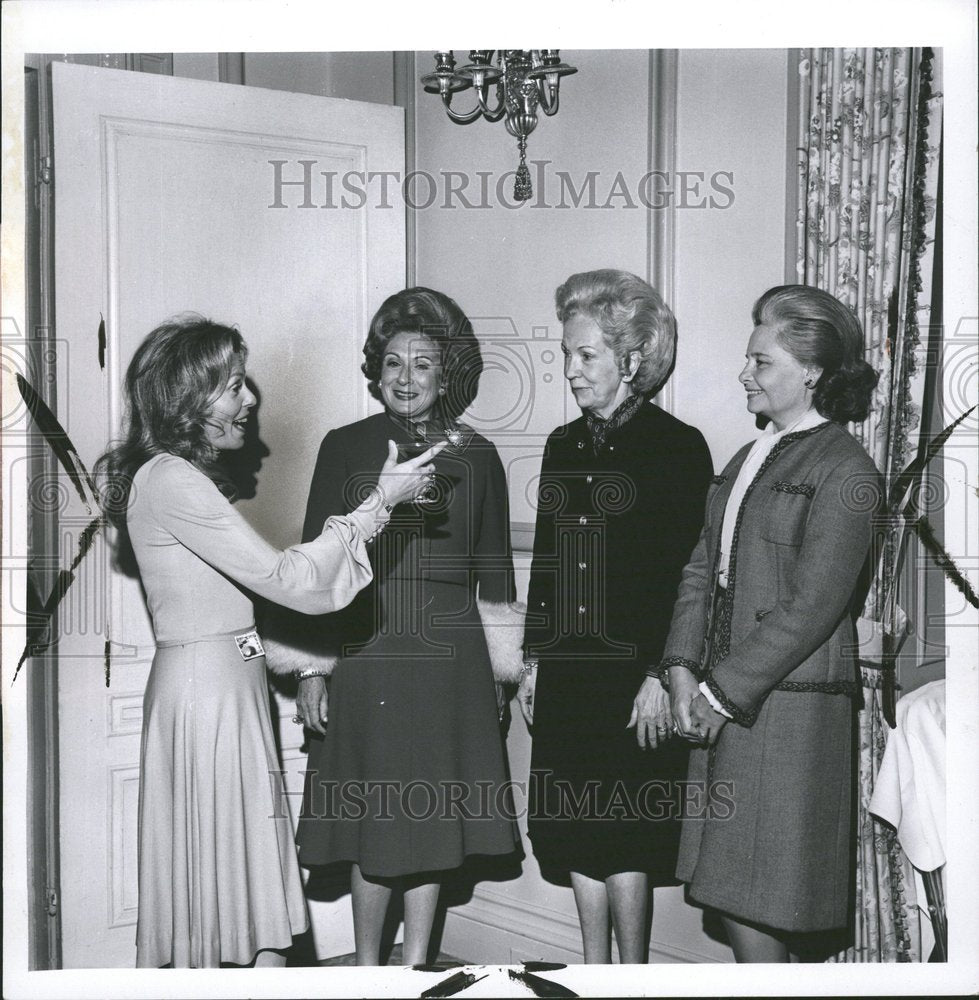 1971 Mrs Joseph Z Newlander Lawrence V Nagl - Historic Images