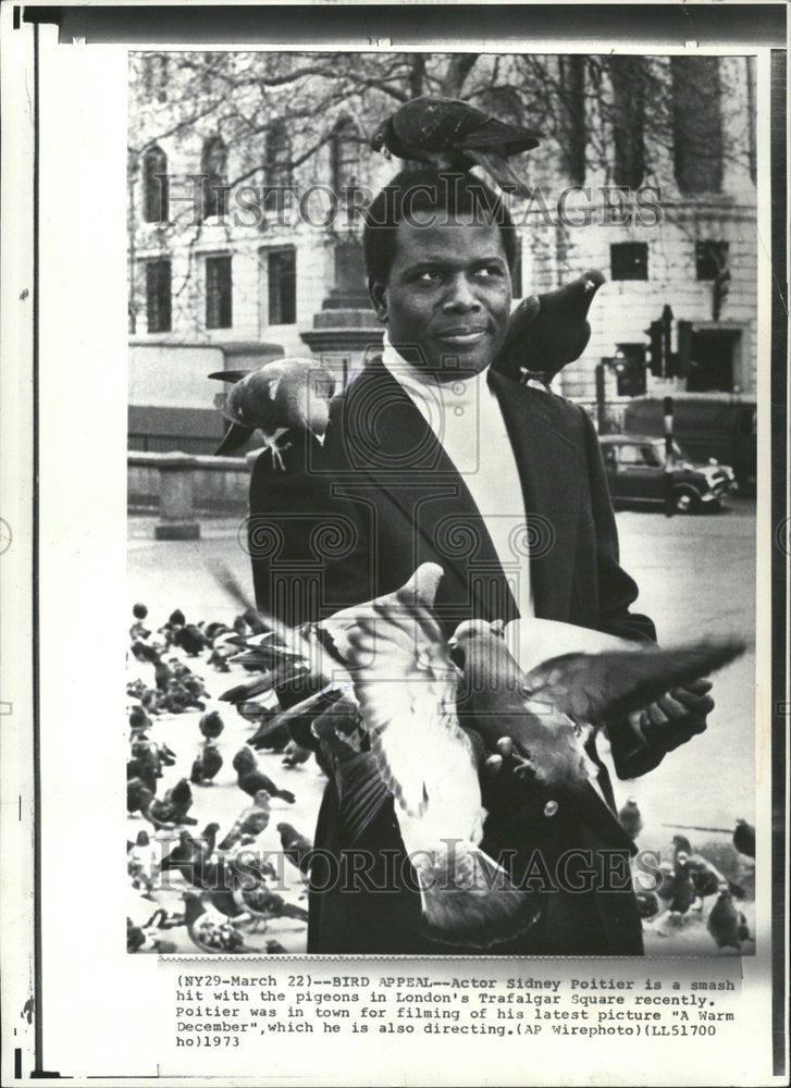 1973 Actor Sidney Poitier  Londons Trafalga - Historic Images