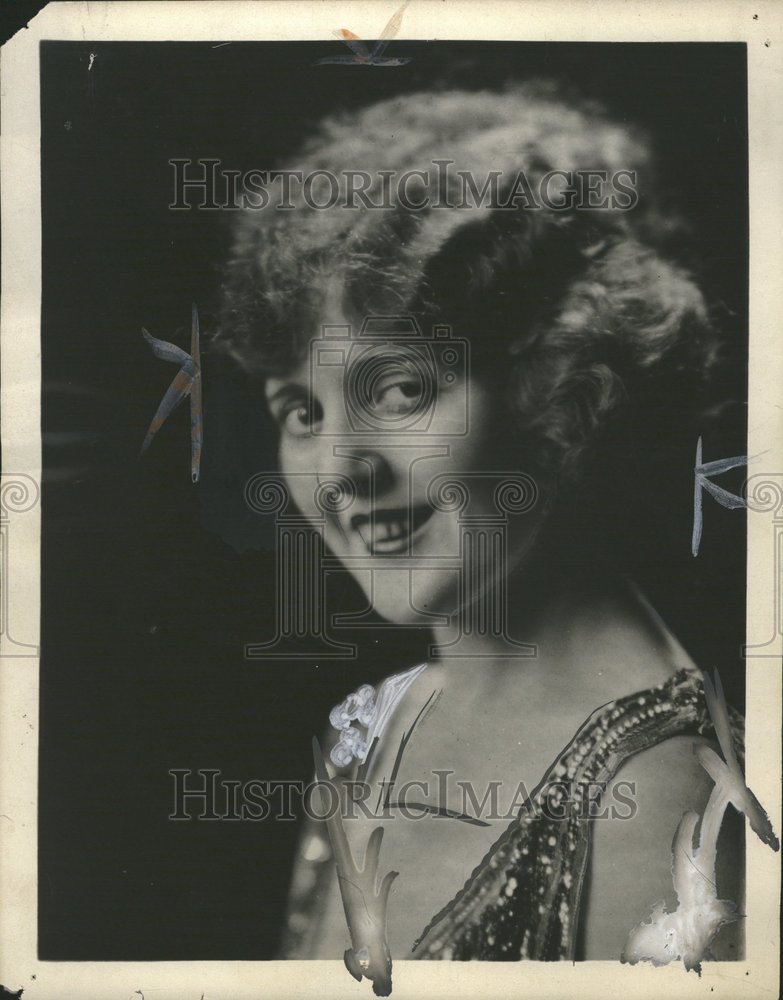 1921 Doris May Hang - Historic Images