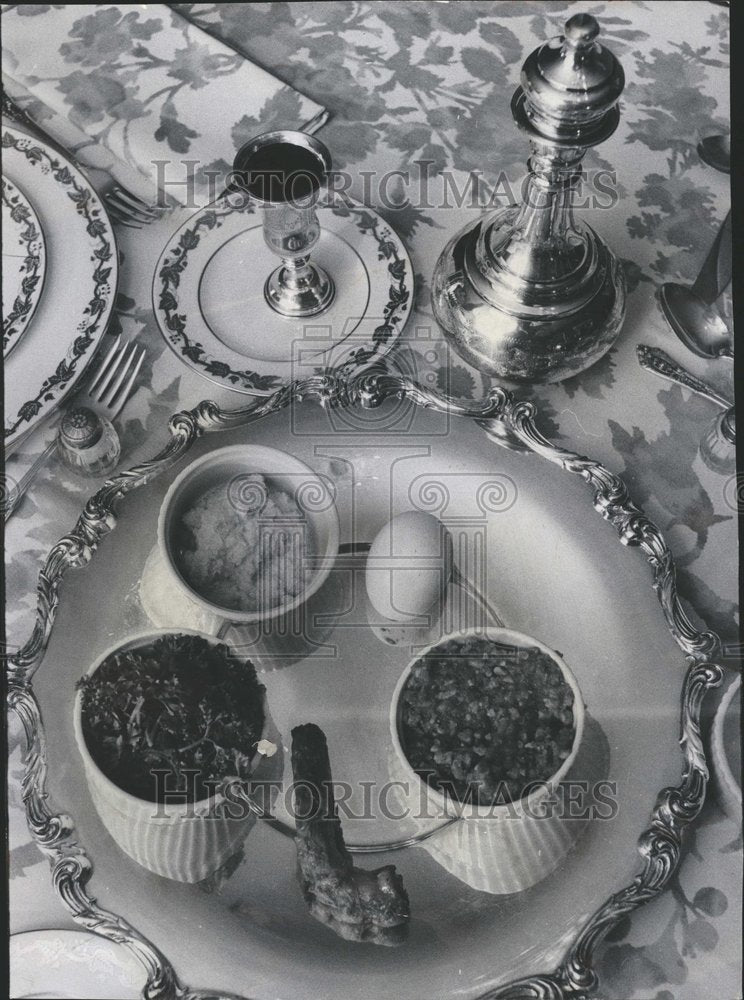 1975 Jewish Passover Seder Plate Setting-Historic Images