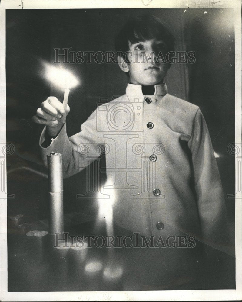 1968 Old Denny Levin Greenleaf Light Candle-Historic Images