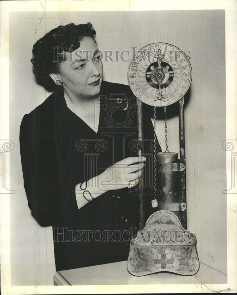 1959 Arlene Hershey Examine Greek Clepsydra-Historic Images