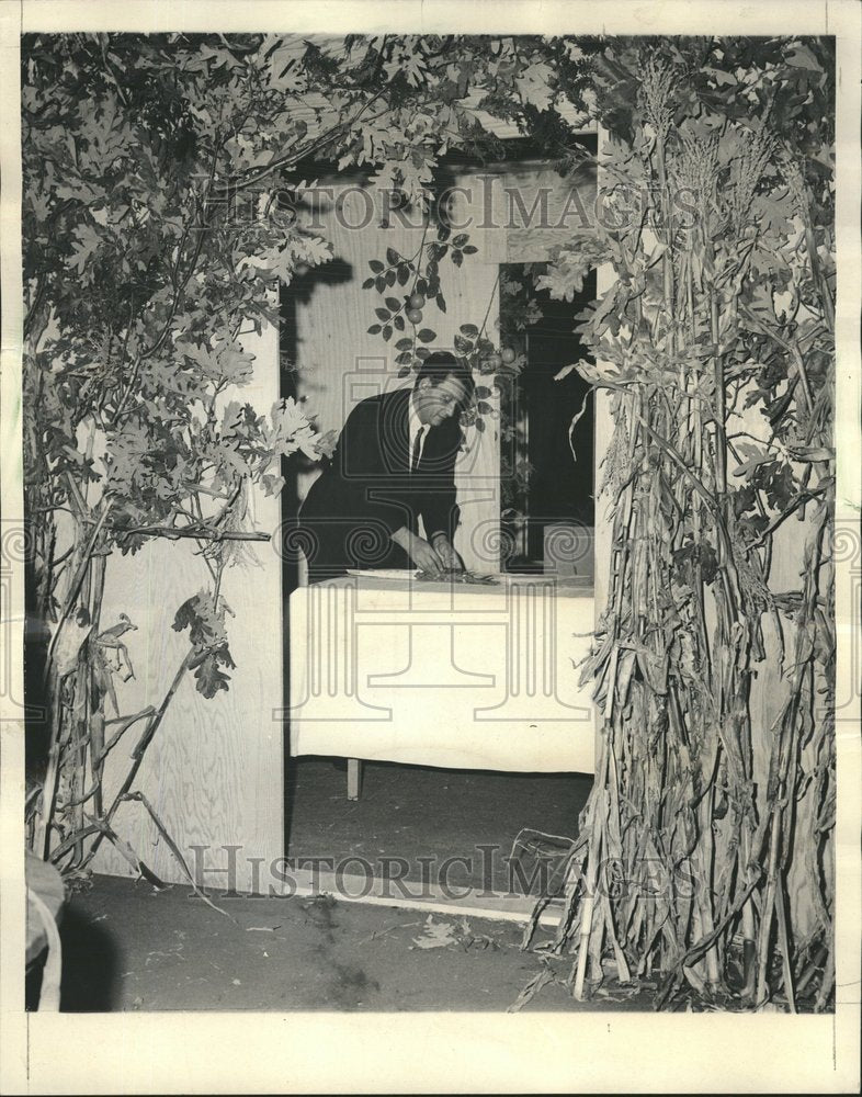 1966 Rabbi Alvin Kleinerman Sukkoth Harvest-Historic Images