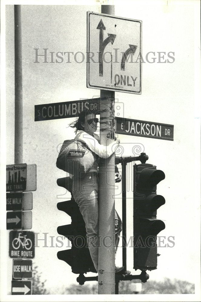 1980 Young Women Era Porade Grant Park Pole-Historic Images