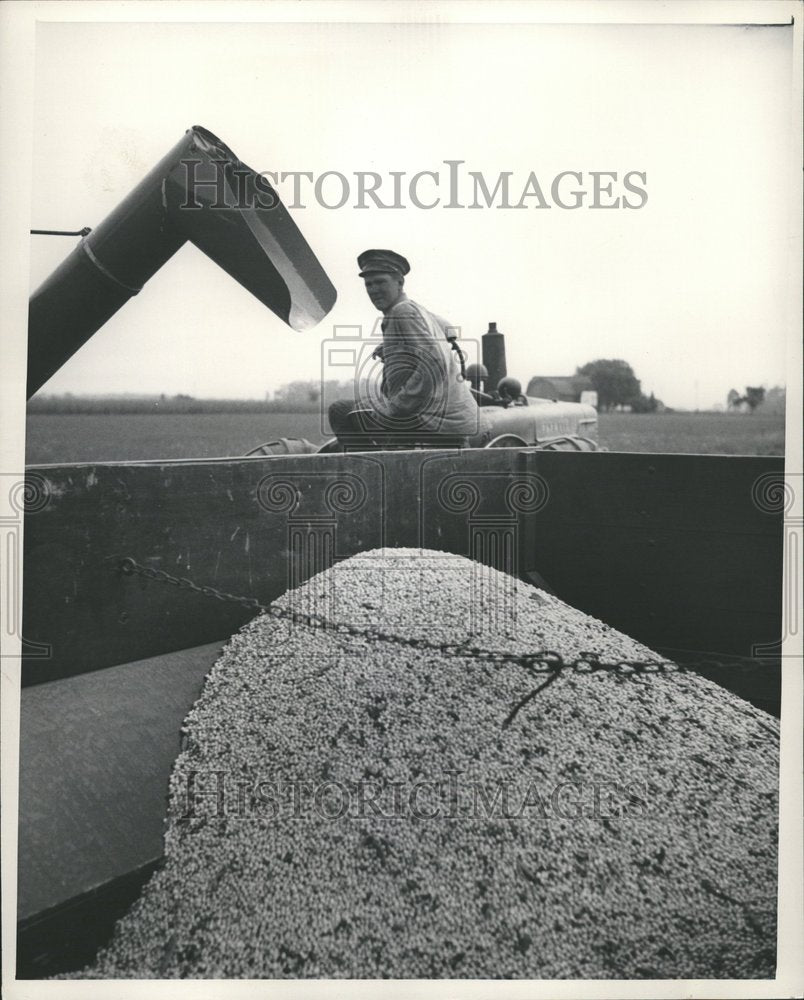 1947 Beans Truck Stores Elevator Magic - Historic Images