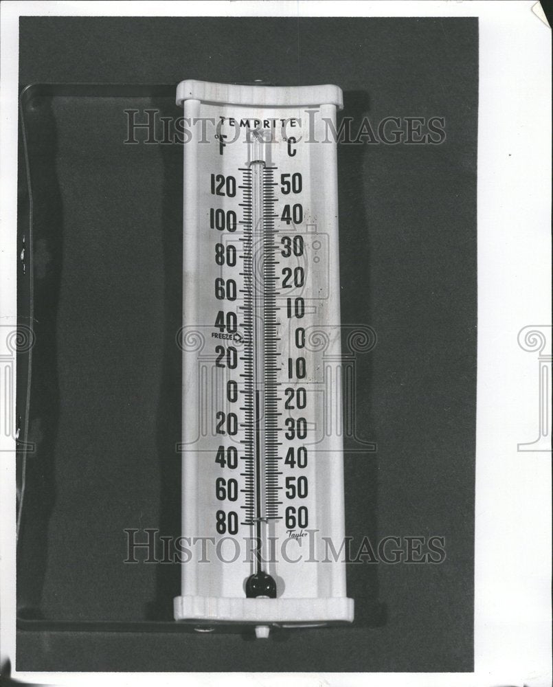 1976 Thermometer measure temperature - Historic Images