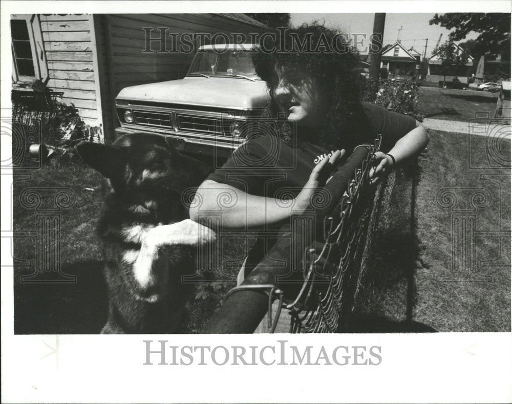 1989 Michelle Bryan Dog Rat Poison Detroit - Historic Images