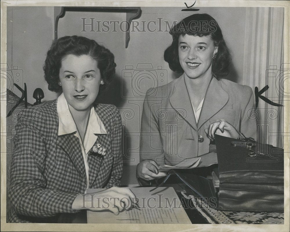 1943 Mrs. Emory Hatch Mrs. Daniel Buell - Historic Images