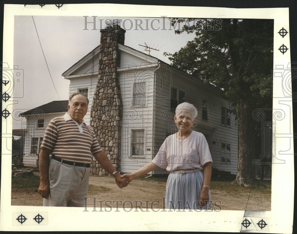 1989 James &amp; Kathryn Burlison Family Farm - Historic Images