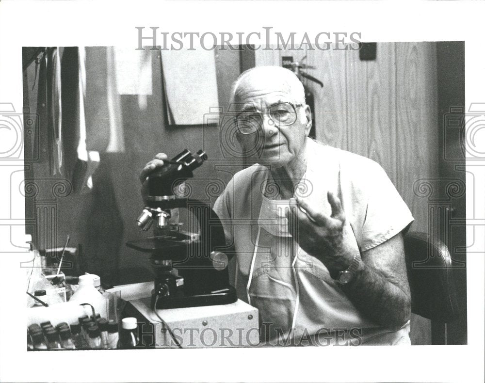 1991 Dr. Milton White Funds Cancer Research - Historic Images