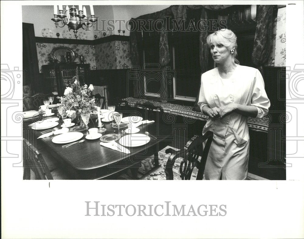 1990 Patricia Martin Author 96 Wynadotte - Historic Images