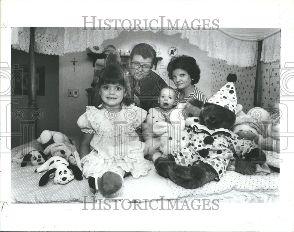 1988 Michael Martin Family - Historic Images