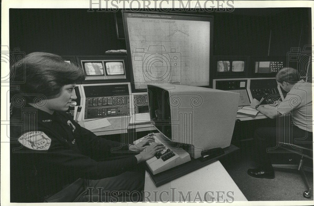 1984 Woman Dispatcher Guy System Dan Leach - Historic Images