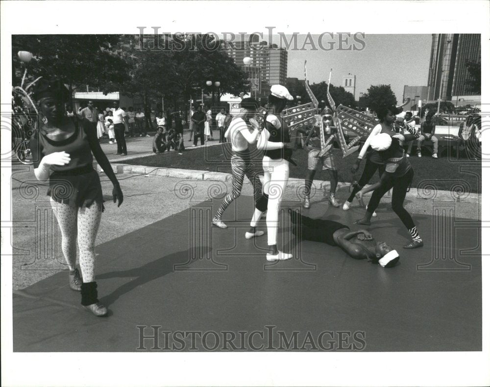 1988 Hart Plaza Dancers Debra White - Historic Images