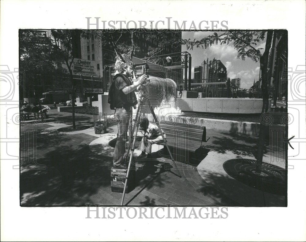 1980 Washington Building Plaza - Historic Images