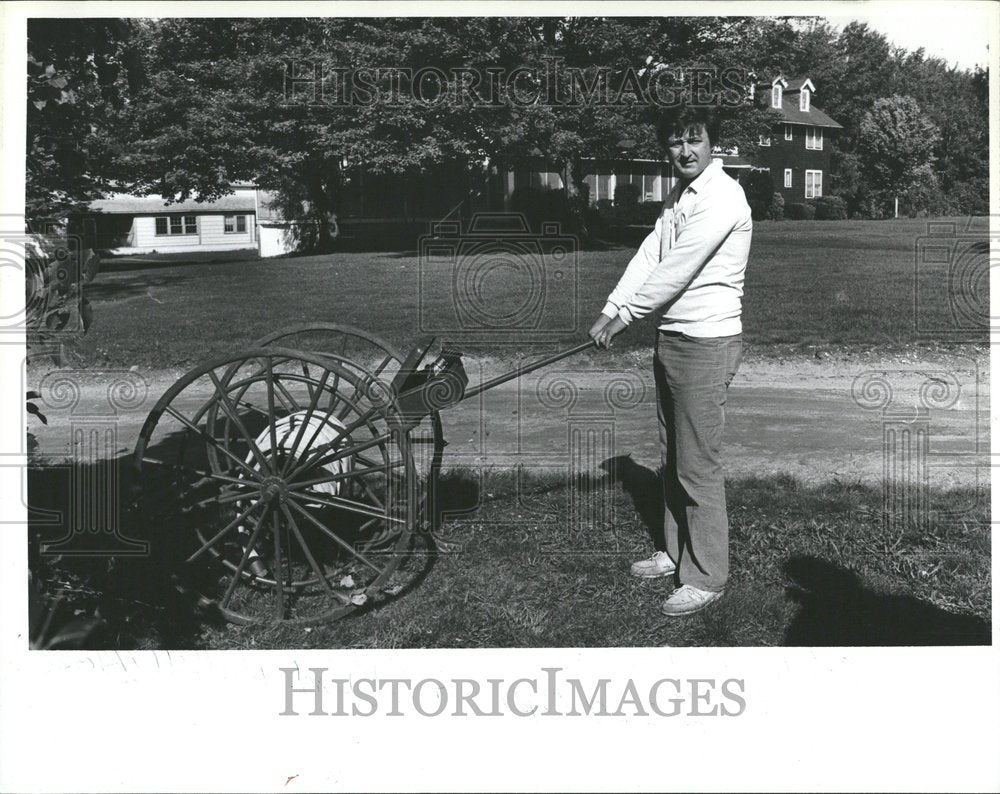 1981 Jim Walked With Hand Pulled Fire Hose - Historic Images