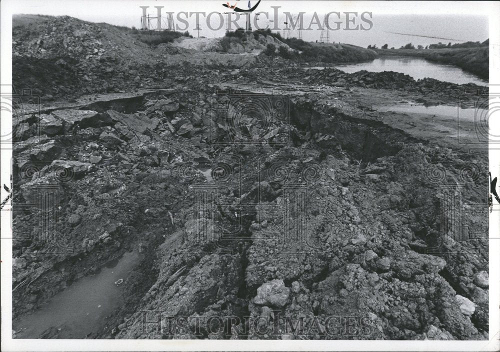 1971 Cave In At Sterling Heights, Michigan - Historic Images