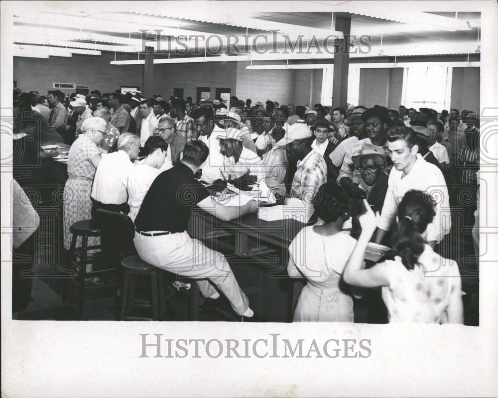 1958 Crowds at the Employ. Security Comm. - Historic Images