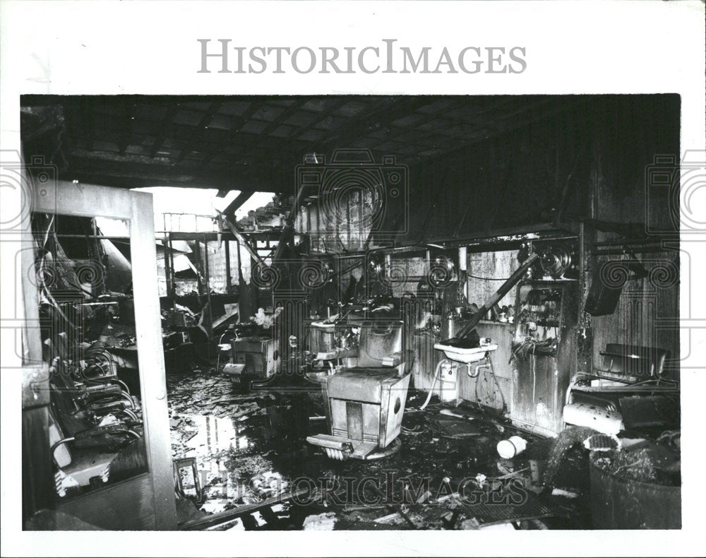 1990 Club Barber Shop Fire Destroyed Store - Historic Images