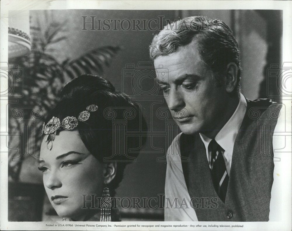 1966 Gambit Shirley Maclaine Caine Herbert - Historic Images