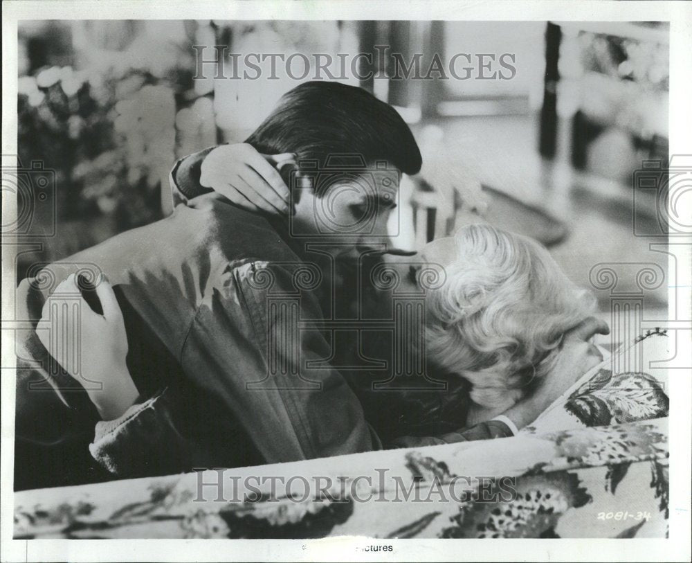 1976 Actors James Brolin &amp; Jill Clayburgh - Historic Images
