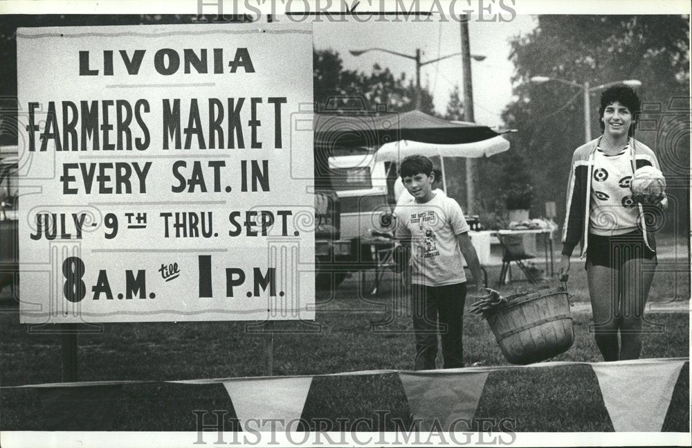 1983 Livonia Market Veggies Michigan Ford - Historic Images