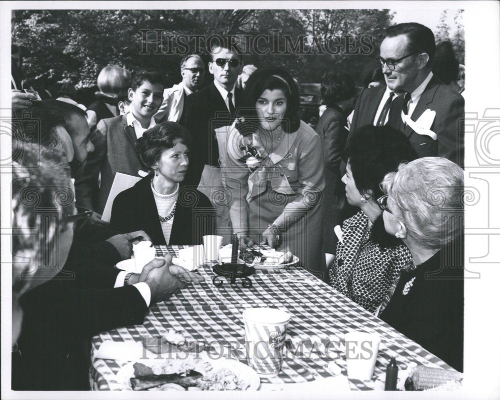 1964 Luci Baines Vehnsen Lb Barbecue Table - Historic Images