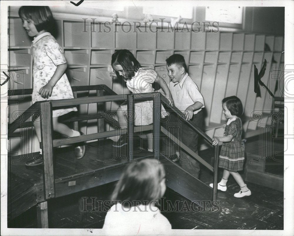 1944 Sleep Nurseries Room Premise Walking - Historic Images
