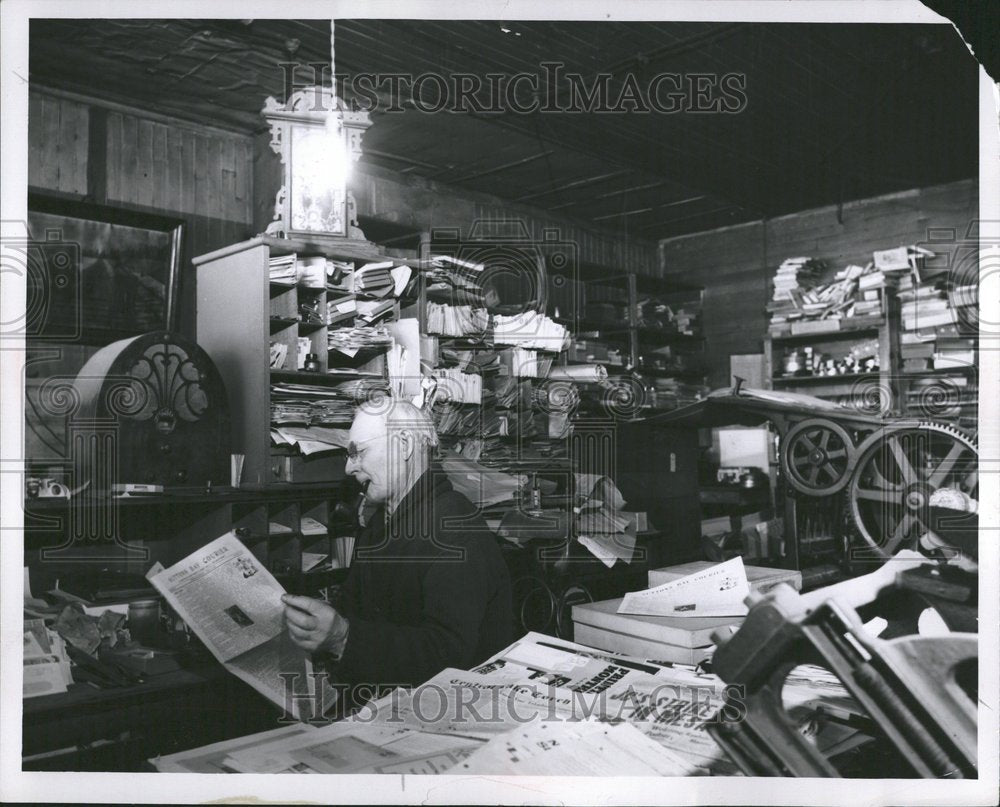 1955 Newspaper Publication Article Grade - Historic Images