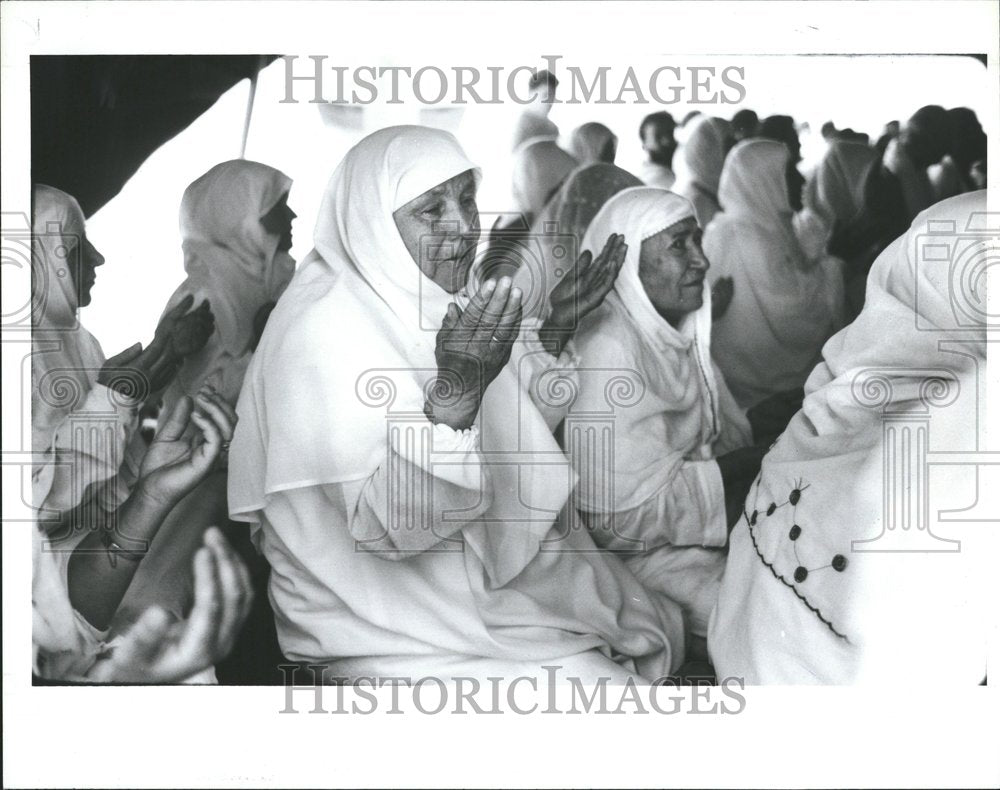 1990 Women Pilgrimage Muslims Serves Mecca - Historic Images