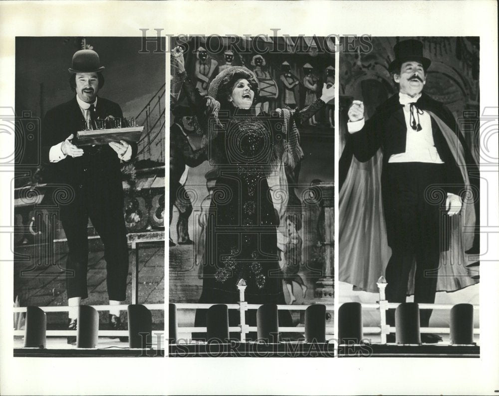 1974 Entertainment Edwardian London Juggler - Historic Images