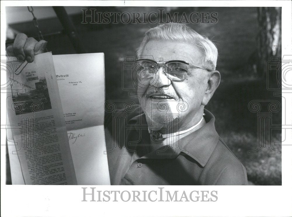 1992 Ralph Livernois Old Swing Back Yard - Historic Images